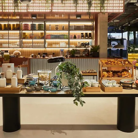 The Social Hub Poblenou فندق 4*