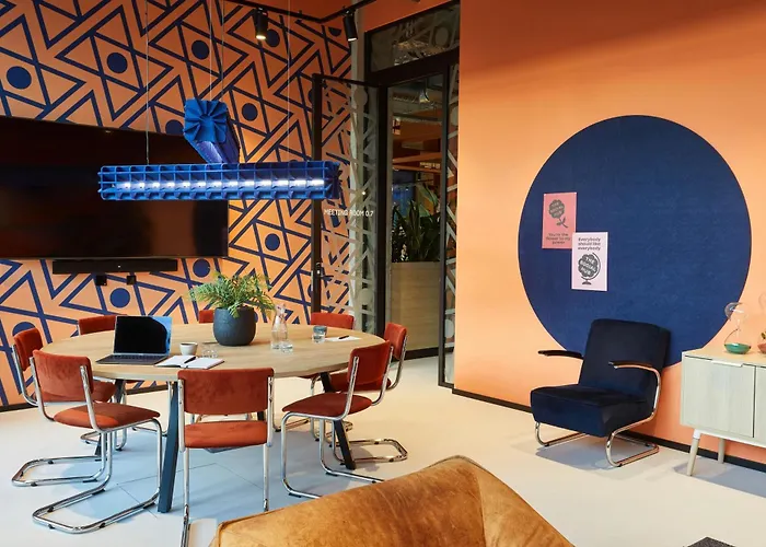 The Social Hub Poblenou فندق 4*